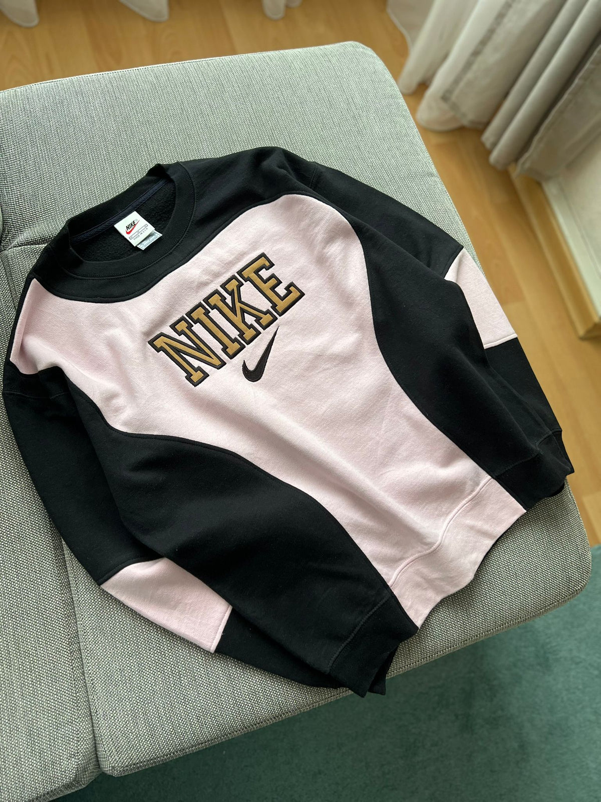 NIKE REWORK VINTAGE STYLE SWEATER A-GRADE